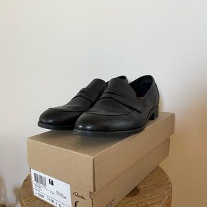 Clarks black leather loafers